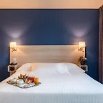 Hotel Le Relais De La Malmaison, A Member Of Radisson Individuals Rueil-Malmaison