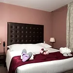 Le Relais De La Malmaison, A Member Of Radisson Individuals 4* Rueil-Malmaison