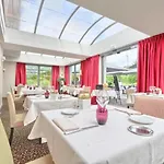 Le Relais De La Malmaison, A Member Of Radisson Individuals 4* Rueil-Malmaison