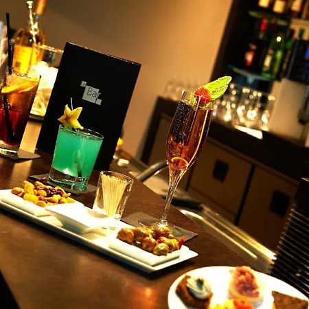 Le Relais De La Malmaison, A Member Of Radisson Individuals Rueil-Malmaison