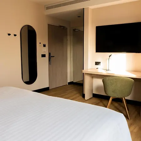 Le Relais De La Malmaison, A Member Of Radisson Individuals 4* Rueil-Malmaison