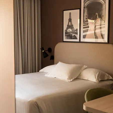 Hotel Le Relais De La Malmaison, A Member Of Radisson Individuals Rueil-Malmaison