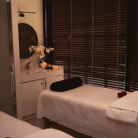Le Relais De La Malmaison, A Member Of Radisson Individuals Rueil-Malmaison